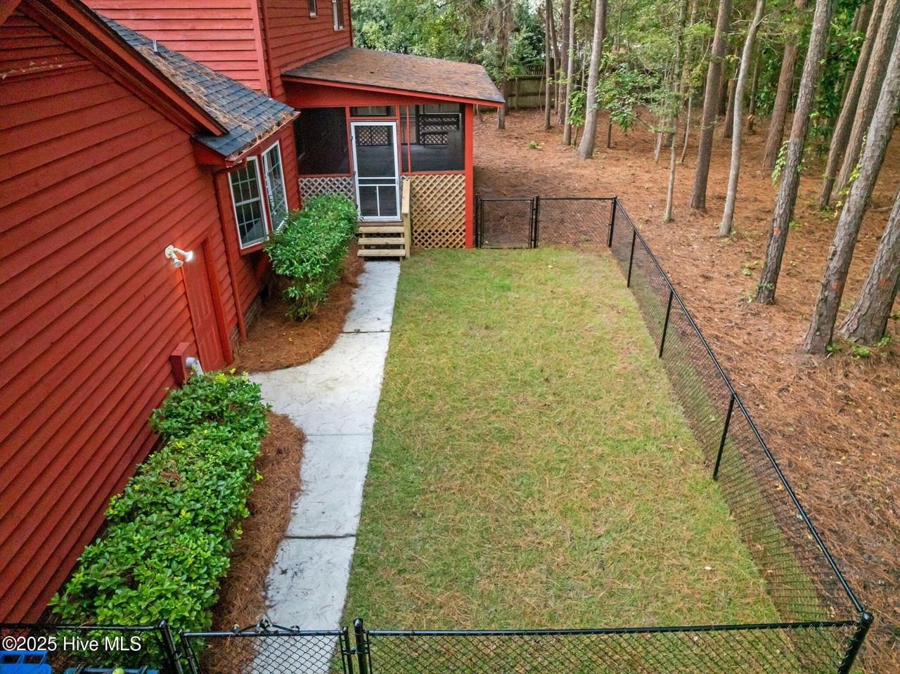 113 Wesleyan Ct - Photo 6 of 50