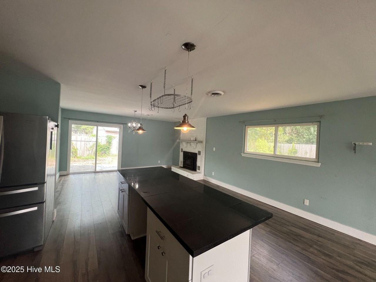 200 North Willow Lane - Photo 4 of 22