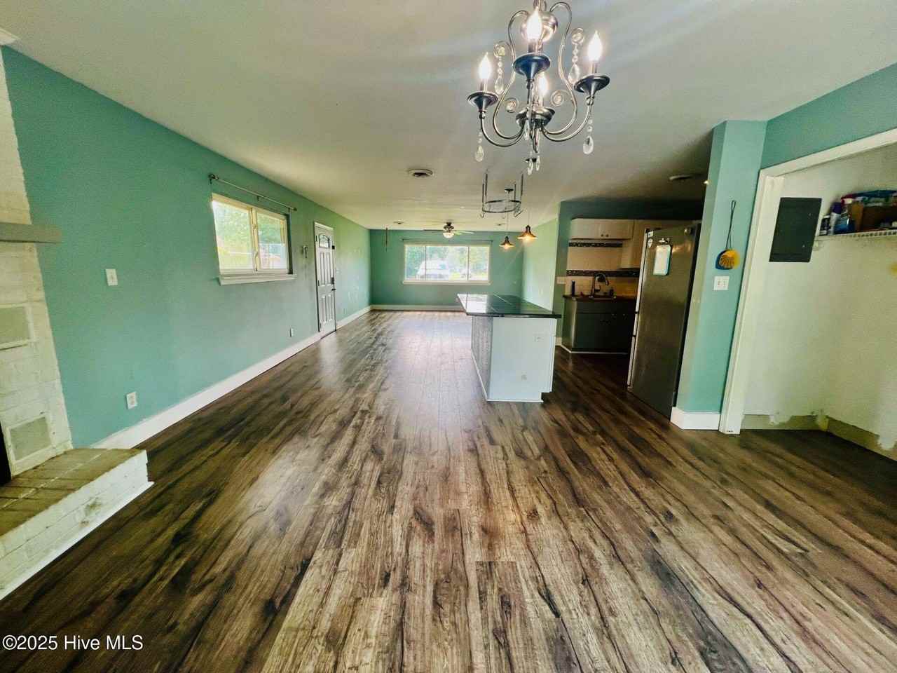 200 North Willow Lane - Photo 5 of 22