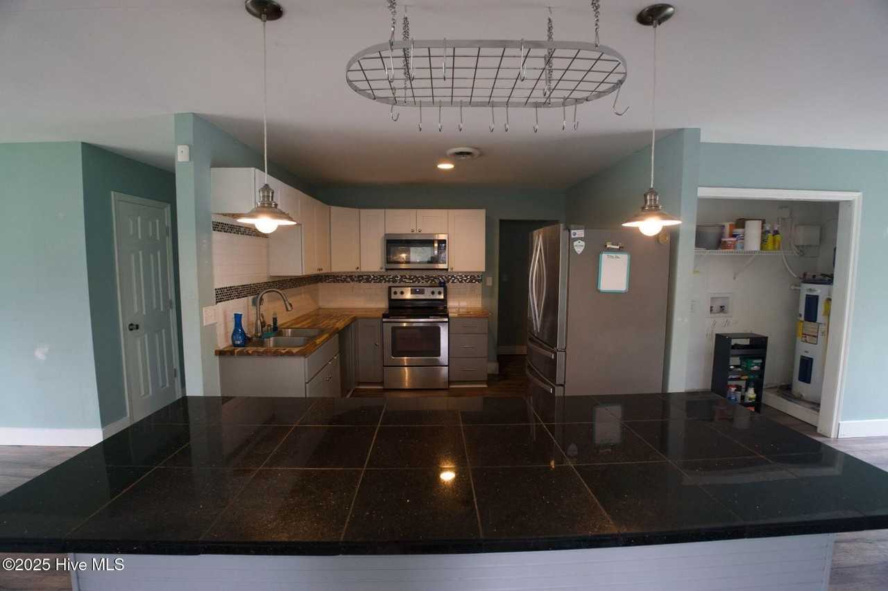 200 North Willow Lane - Photo 6 of 22