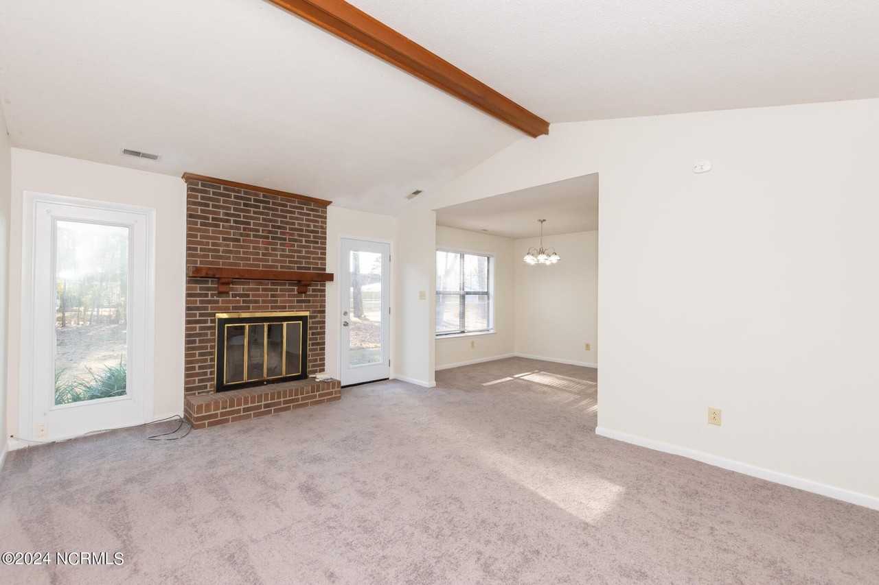 111 Cherrywood Ct - Photo 3 of 42