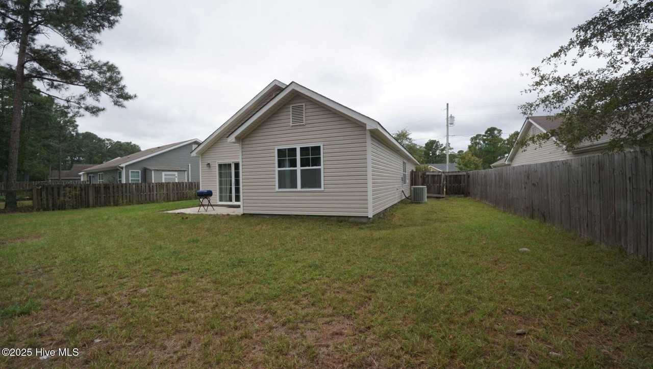 412 Ridgeway Drive - Photo 4 of 32