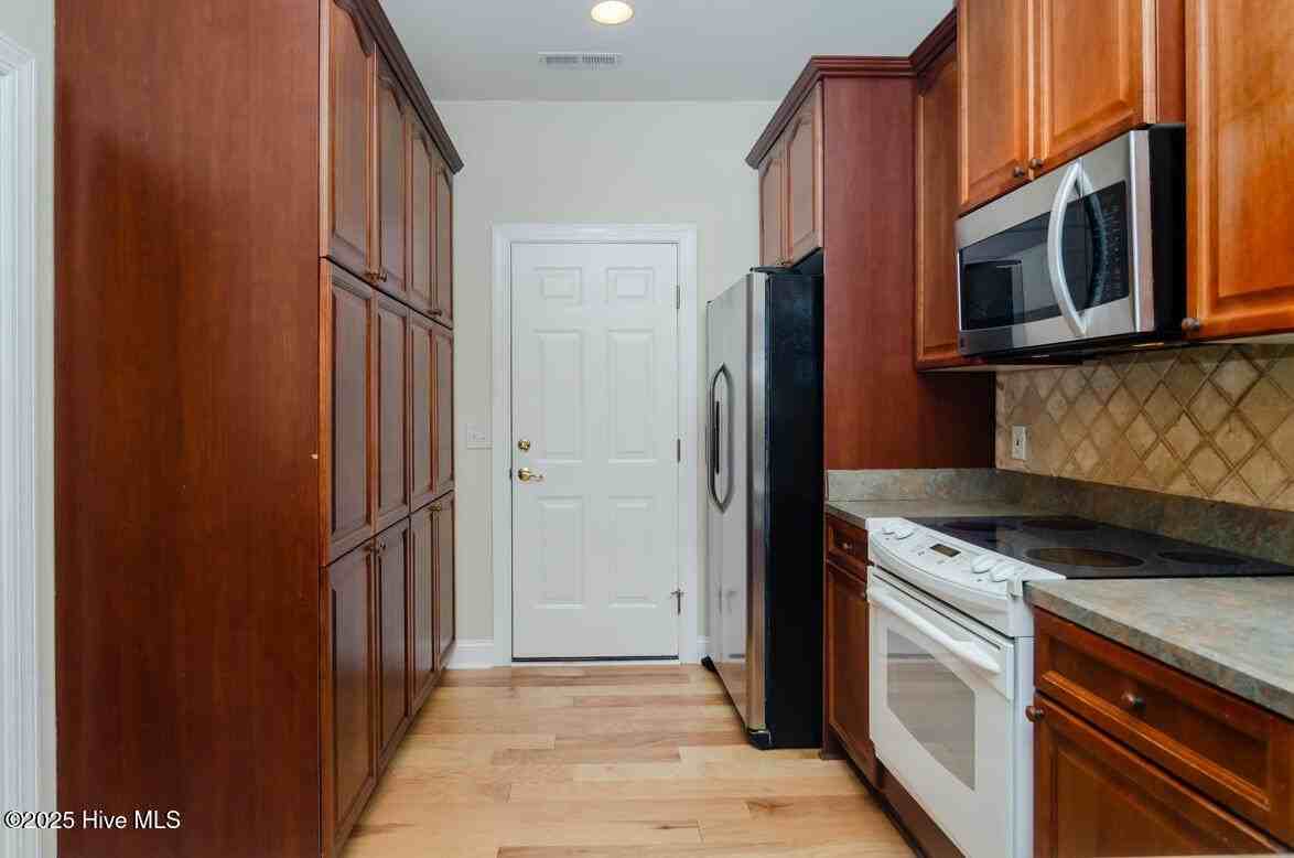 1108 Veranda Ct - Photo 7 of 49