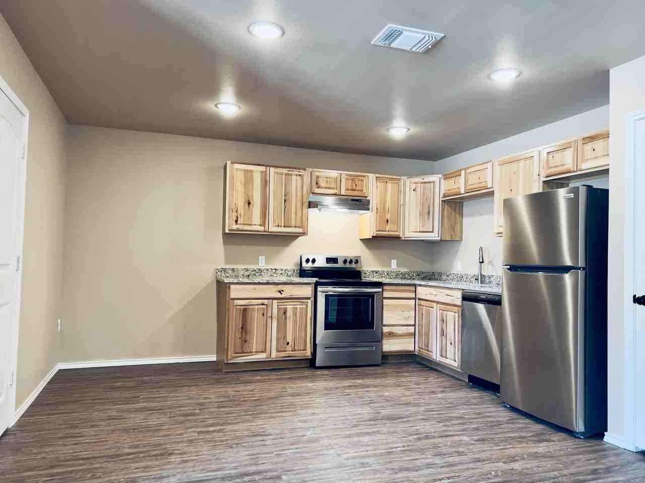 2419 Avenue N - Photo 4 of 10