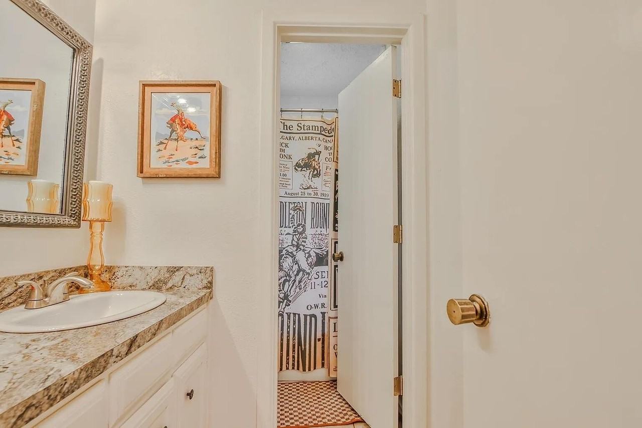 5708 3rd St - Photo 2 of 23