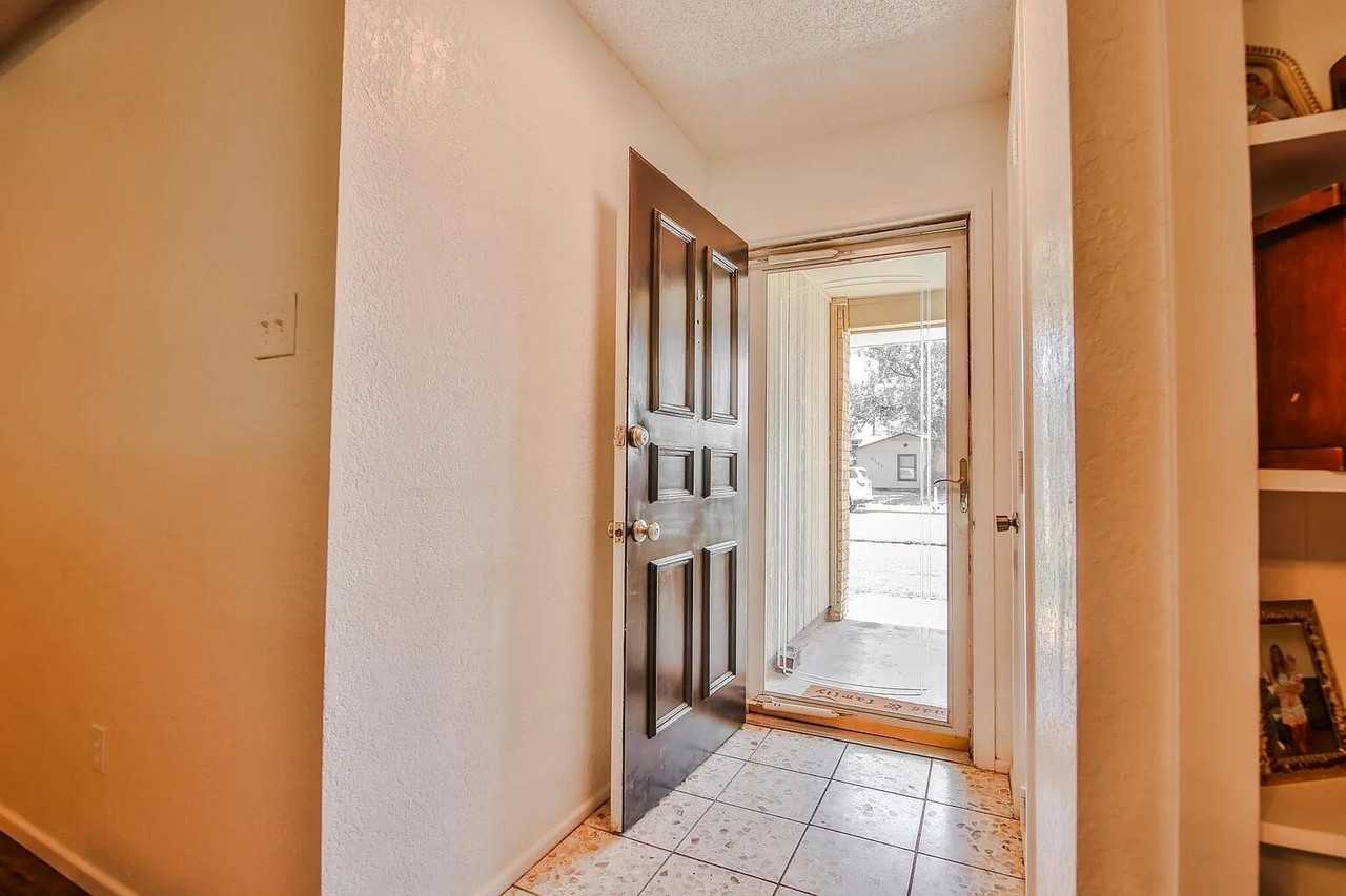 5708 3rd St - Photo 3 of 23