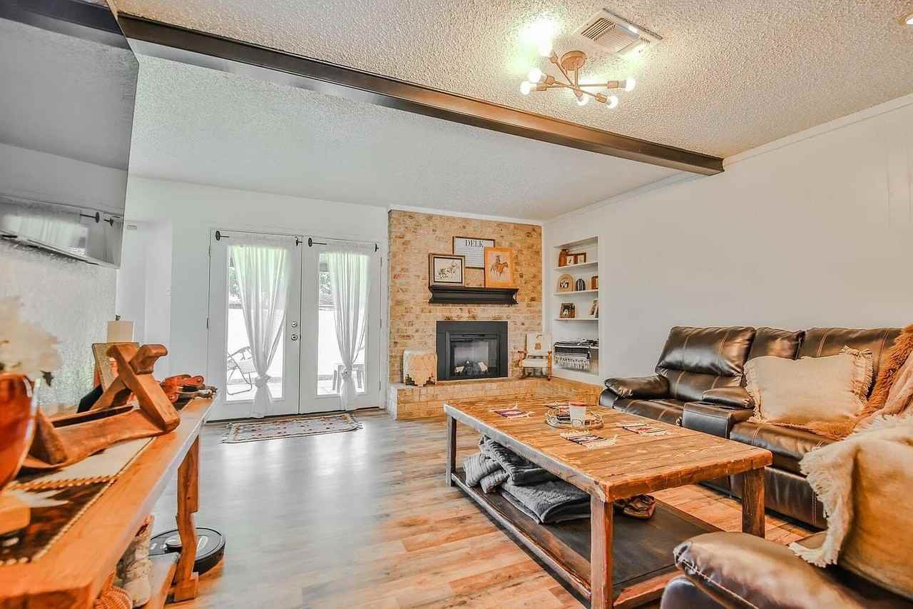 5708 3rd St - Photo 4 of 23