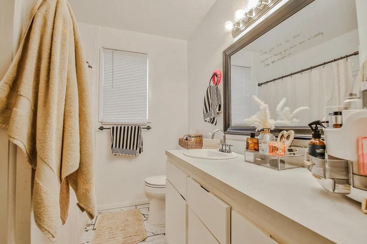 5708 3rd St - Photo 5 of 23