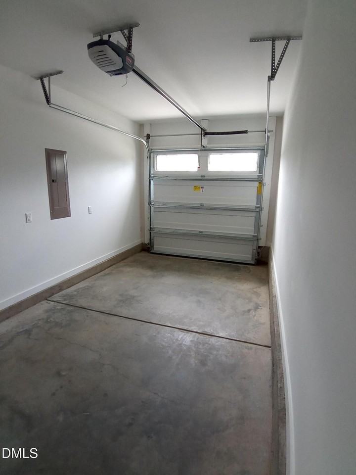 470 Triumph Lane - Photo 2 of 4