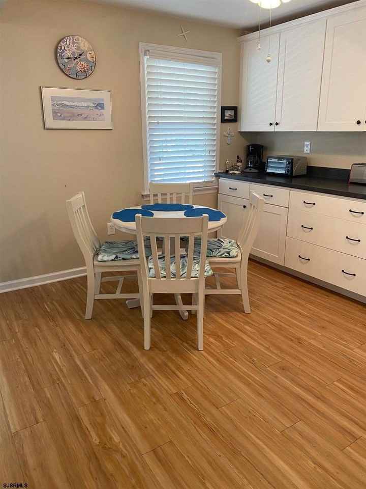 135 N Woodcrest Ave - Photo 6 of 14