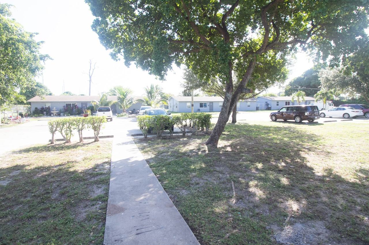 4567 Coconut Road - Photo 3 of 18