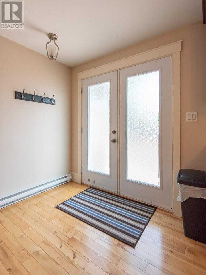 320 Queen St #A - Photo 3 of 21