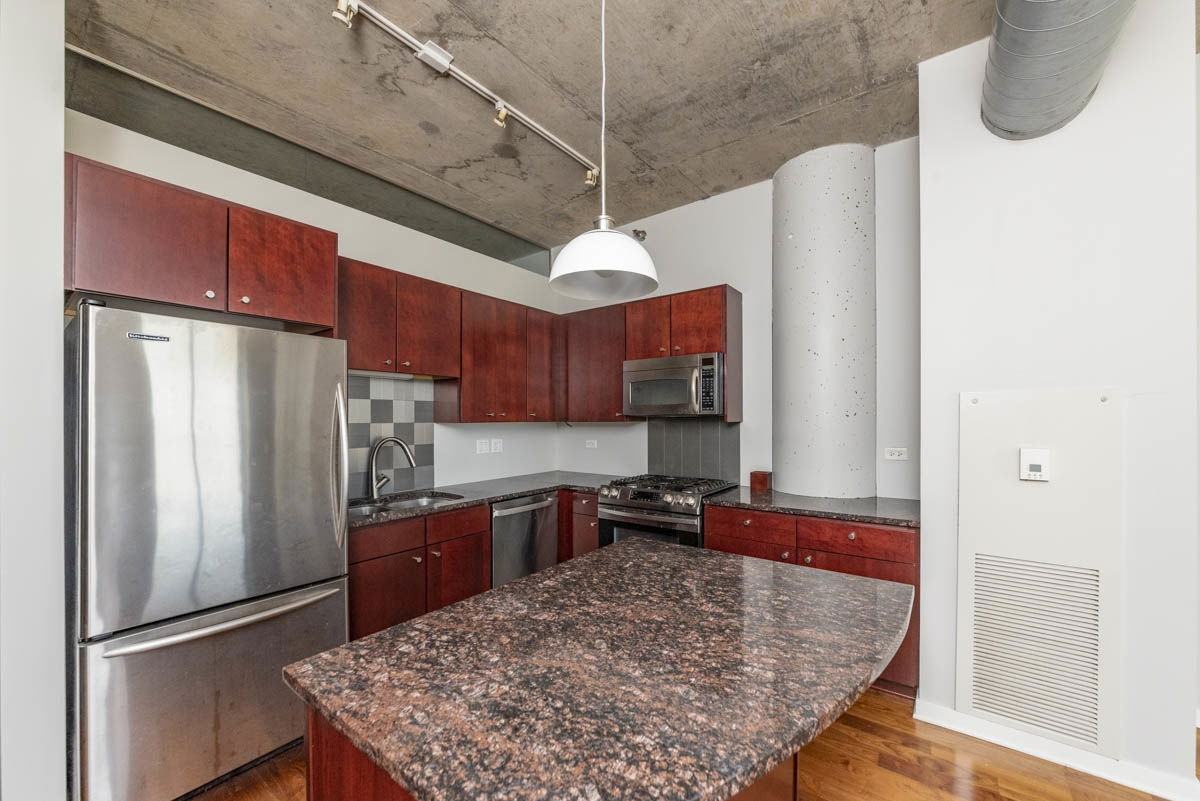 700 N Larrabee St #1902 - Photo 6 of 8