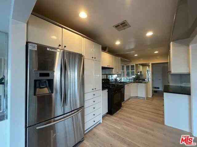 3641 Sunswept Dr - Photo 6 of 8