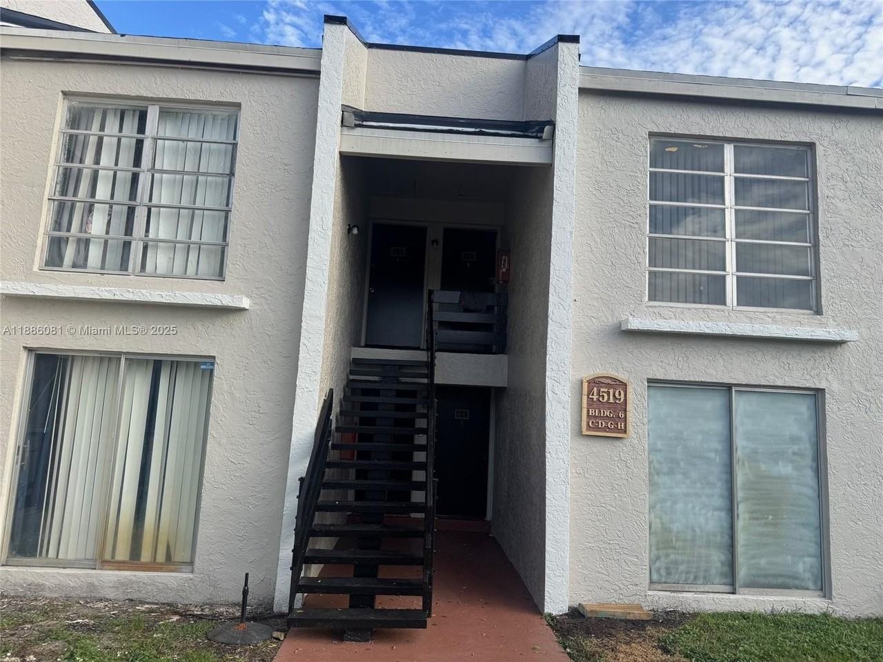 4519 Treehouse Ln #G - Photo 2 of 14