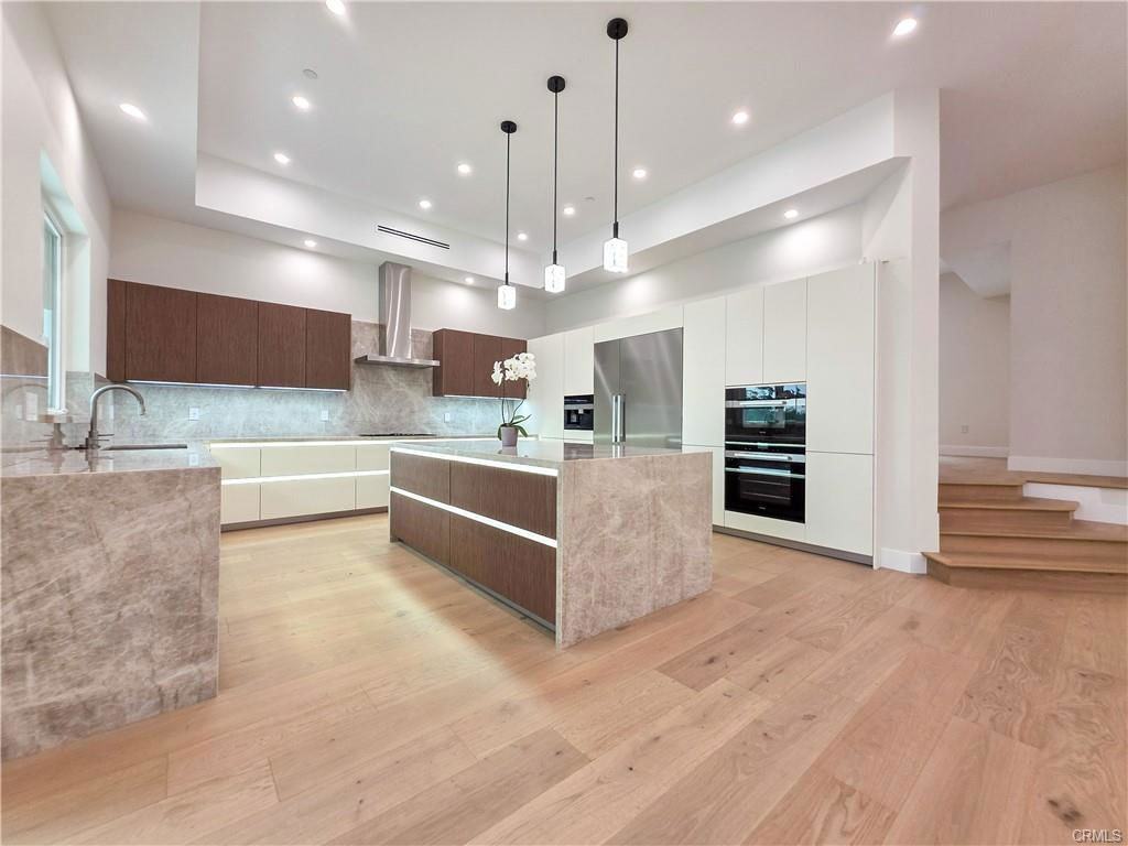 10511 Mary Bell Avenue - Photo 3 of 8