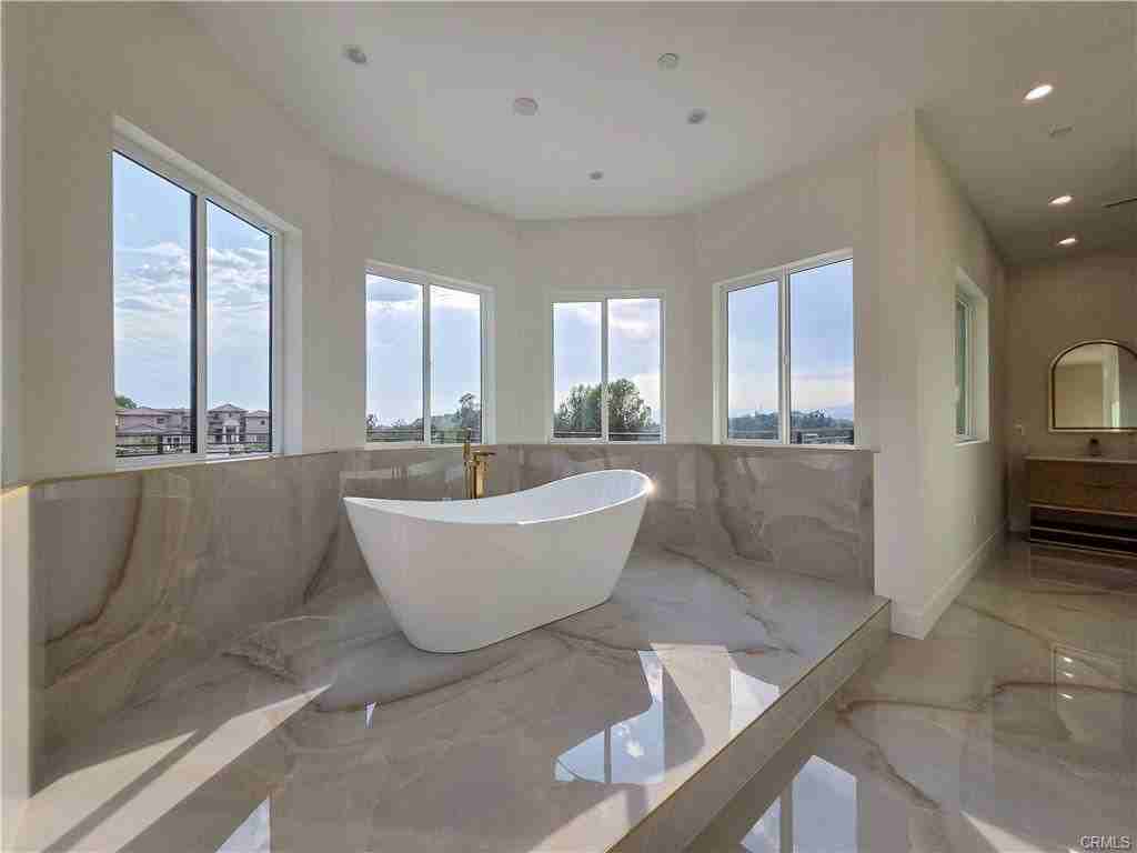 10511 Mary Bell Avenue - Photo 4 of 8