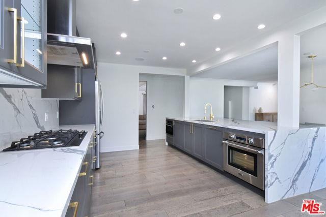 4678 White Oak Ave - Photo 6 of 8