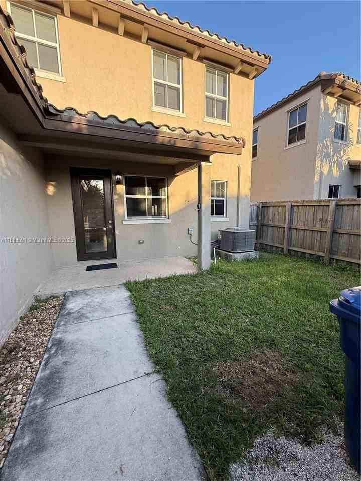 24340 Sw 117th Ave #NONE - Photo 2 of 24