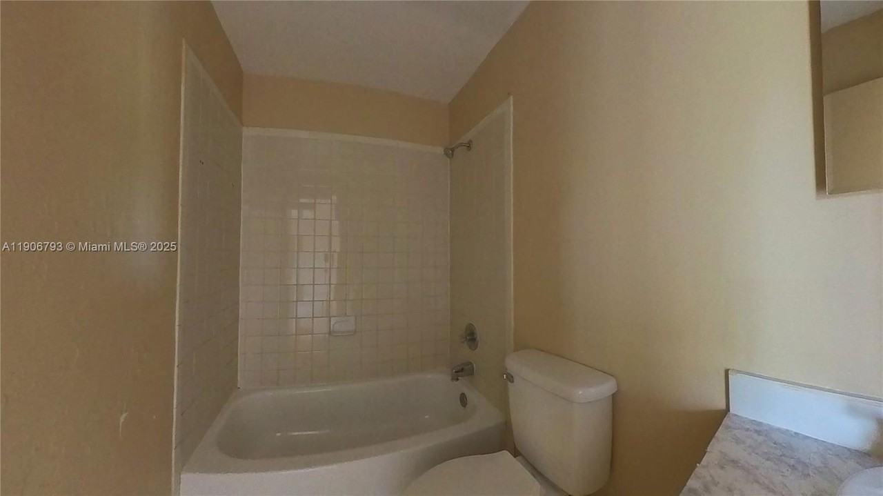 28210 Sw 143rd Ct - Photo 4 of 5