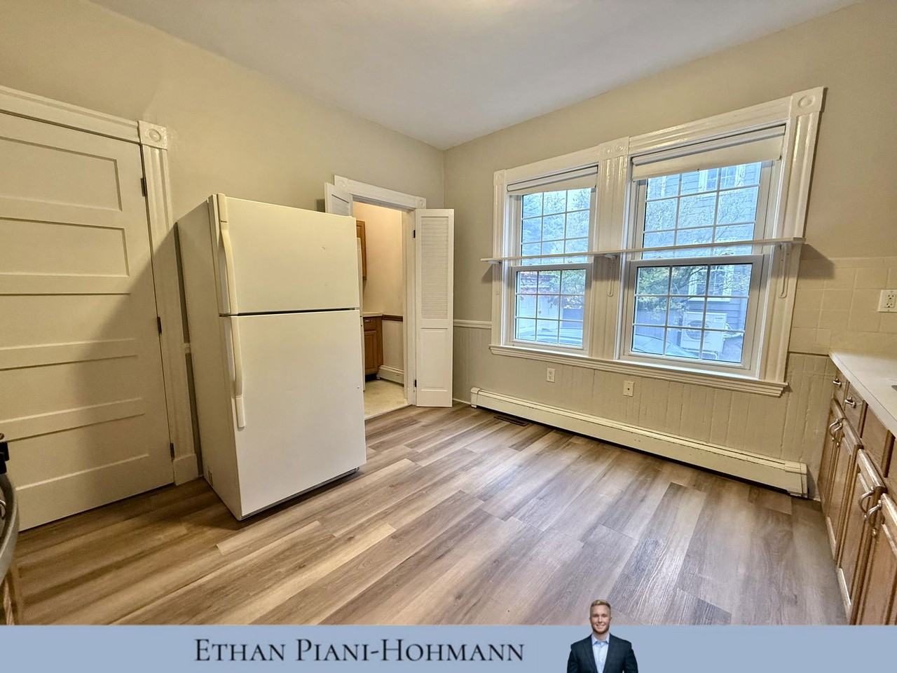 89 Grove St - Photo 7 of 8