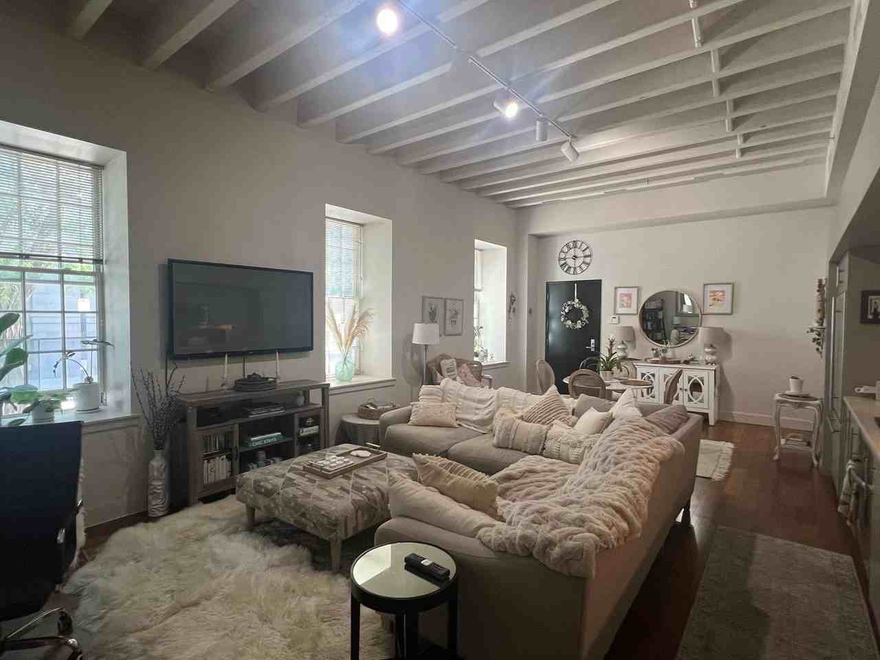 33 3rd Ave #U5B - Photo 2 of 8