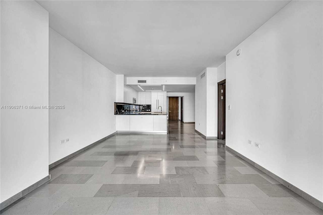 SE 7th St & S Miami Ave - Photo 5 of 35