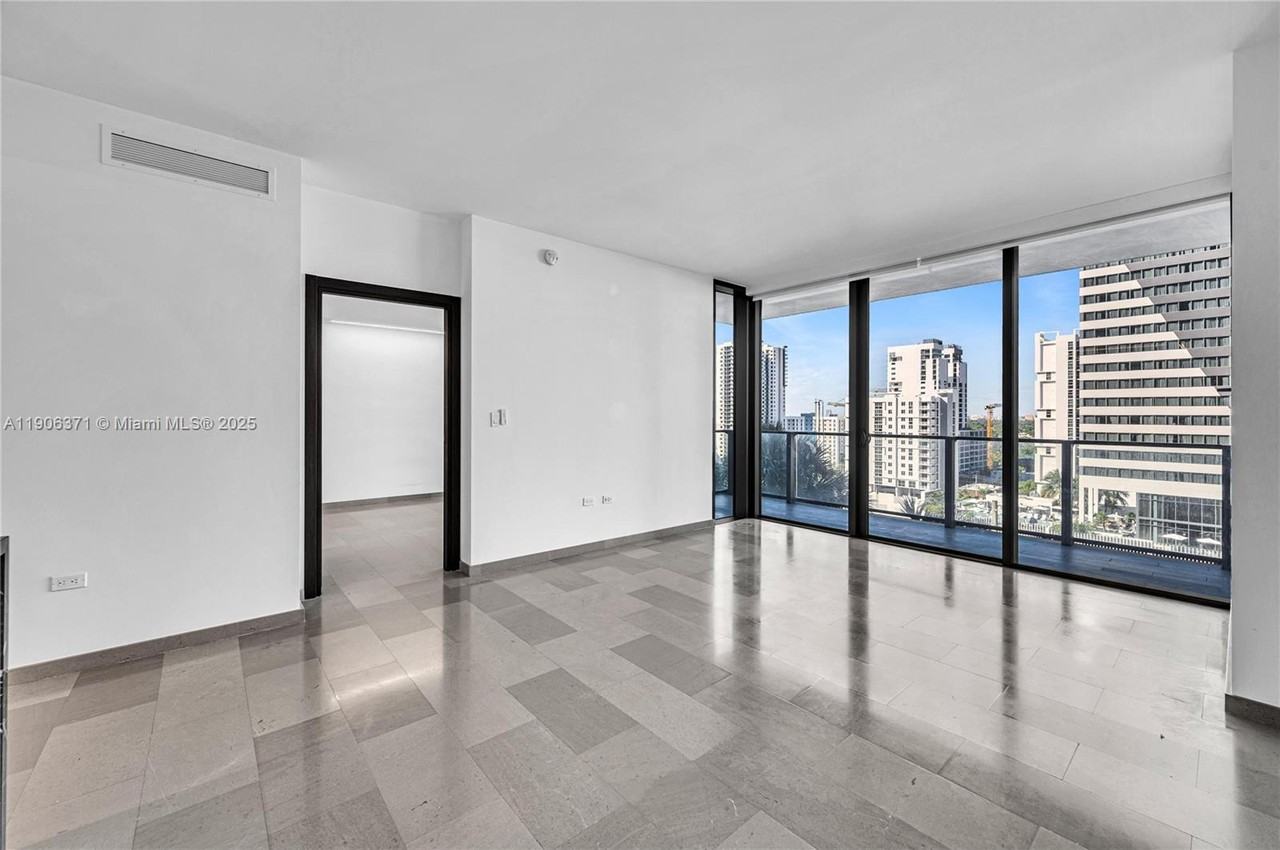 SE 7th St & S Miami Ave - Photo 6 of 35