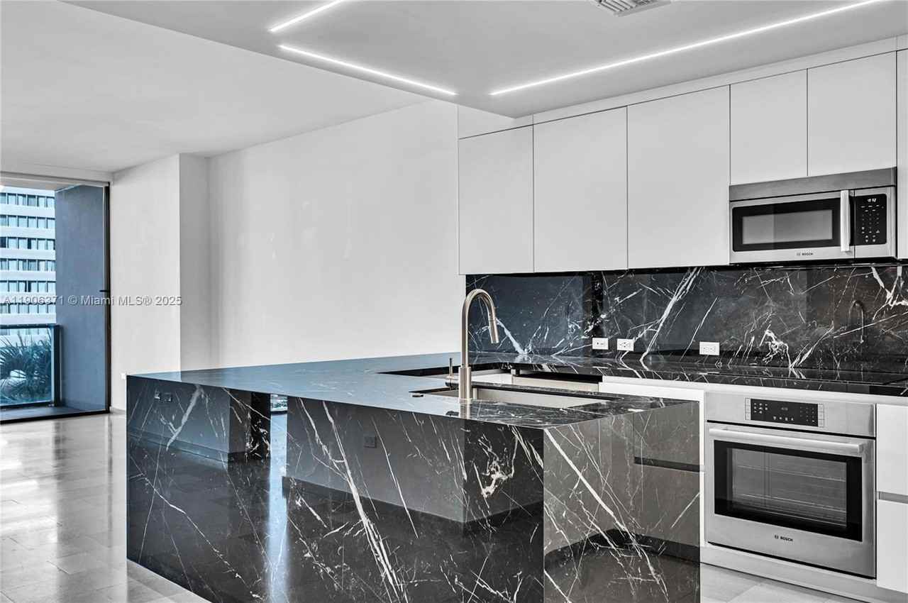 SE 7th St & S Miami Ave - Photo 4 of 35