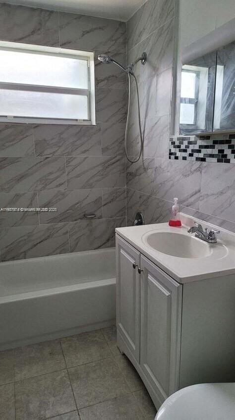 935 W 5th St #935 - Photo 5 of 5