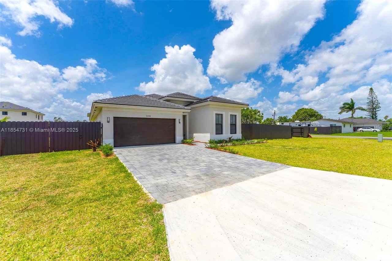 32206 Southwest 196th Avenue #1 - Photo 2 of 8