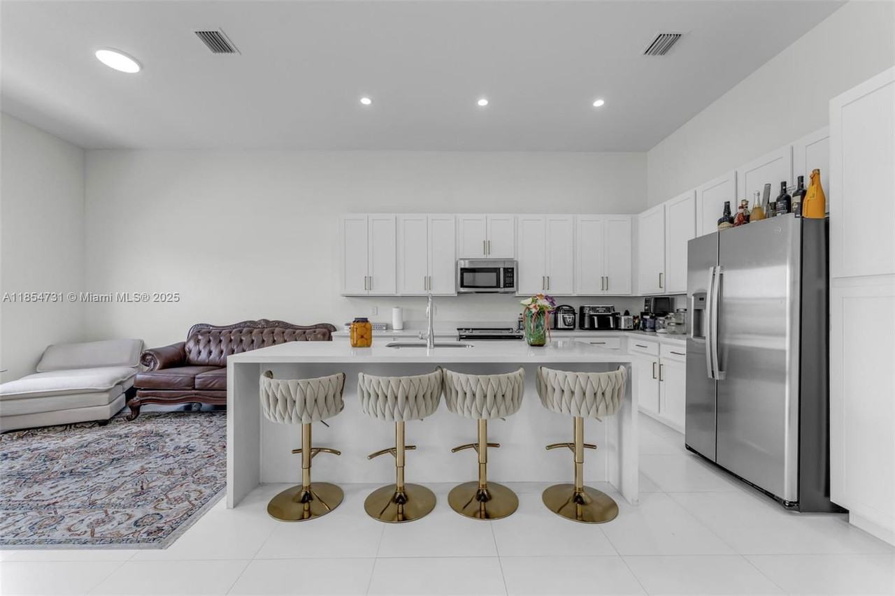 32206 Southwest 196th Avenue #1 - Photo 5 of 8