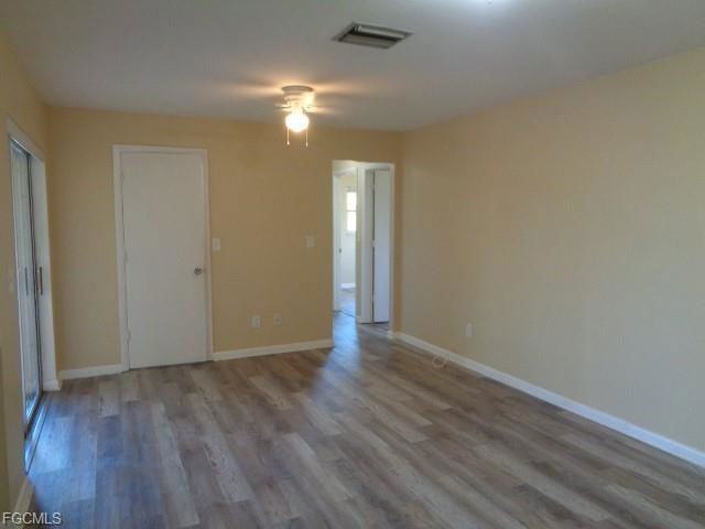 905 Southwest 40th Terrace - Photo 3 of 8