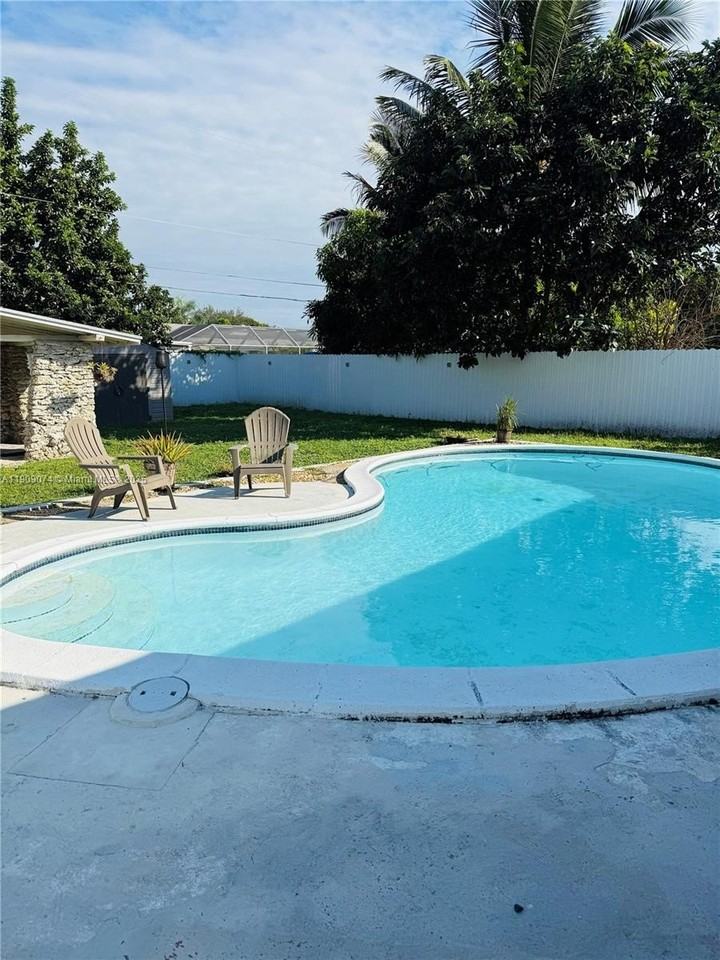 18211 Sw 113th Ave #0 - Photo 2 of 18