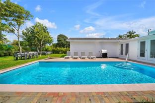 18280 Ne 8th Ave - Photo 1 of 1