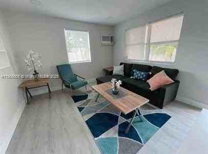 1929 Dewey St #1927 - Photo 4 of 16