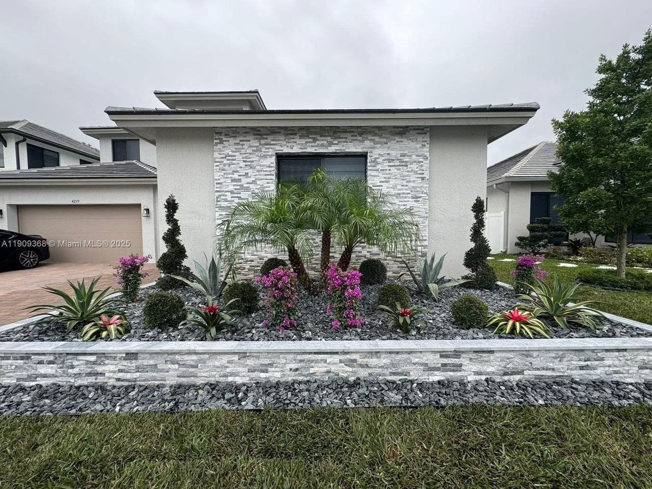 4239 Sw 176th Ave #4239 - Photo 2 of 23