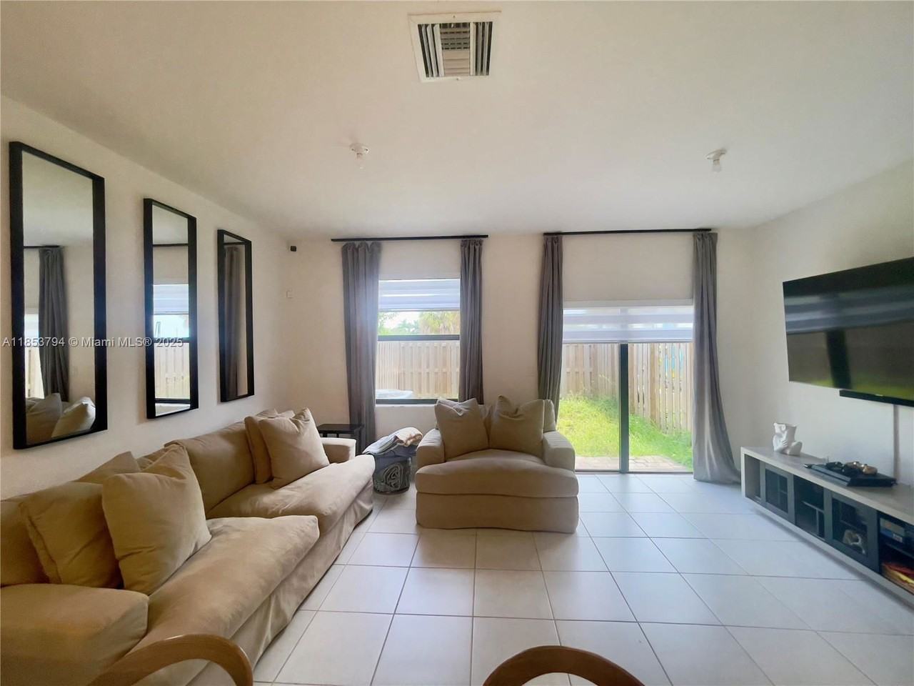 10005 Sw 228th Ter - Photo 3 of 8