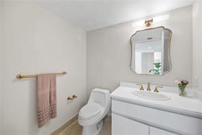 Collins Ave - Photo 2 of 8