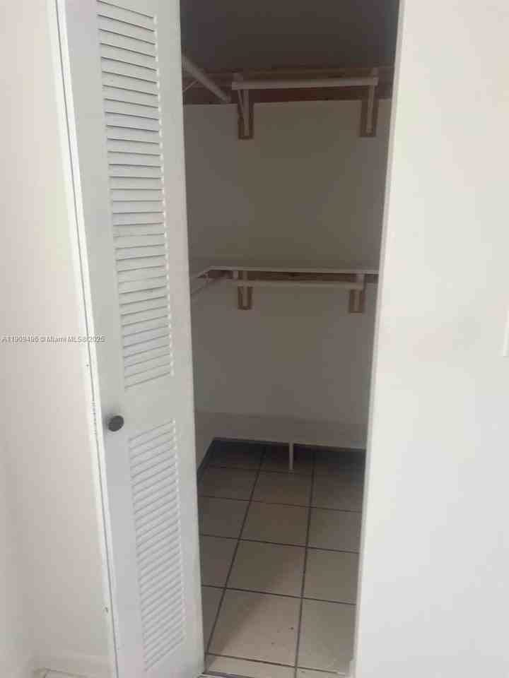 686 Nw 114th Ave #204 - Photo 3 of 27