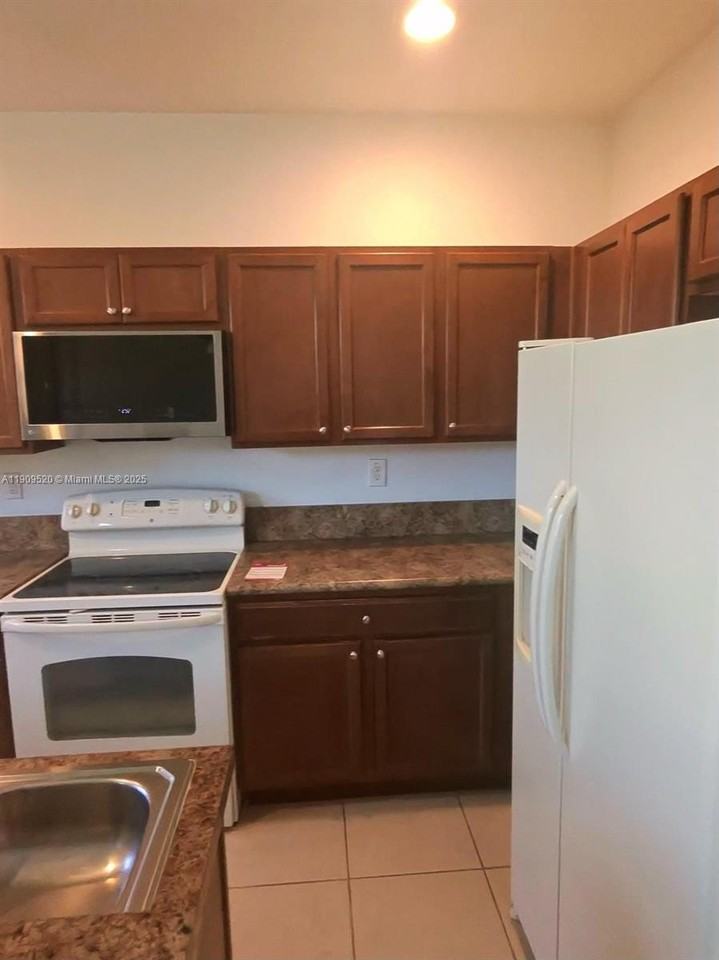 4236 Sw 164th Ct #4236 - Photo 4 of 18