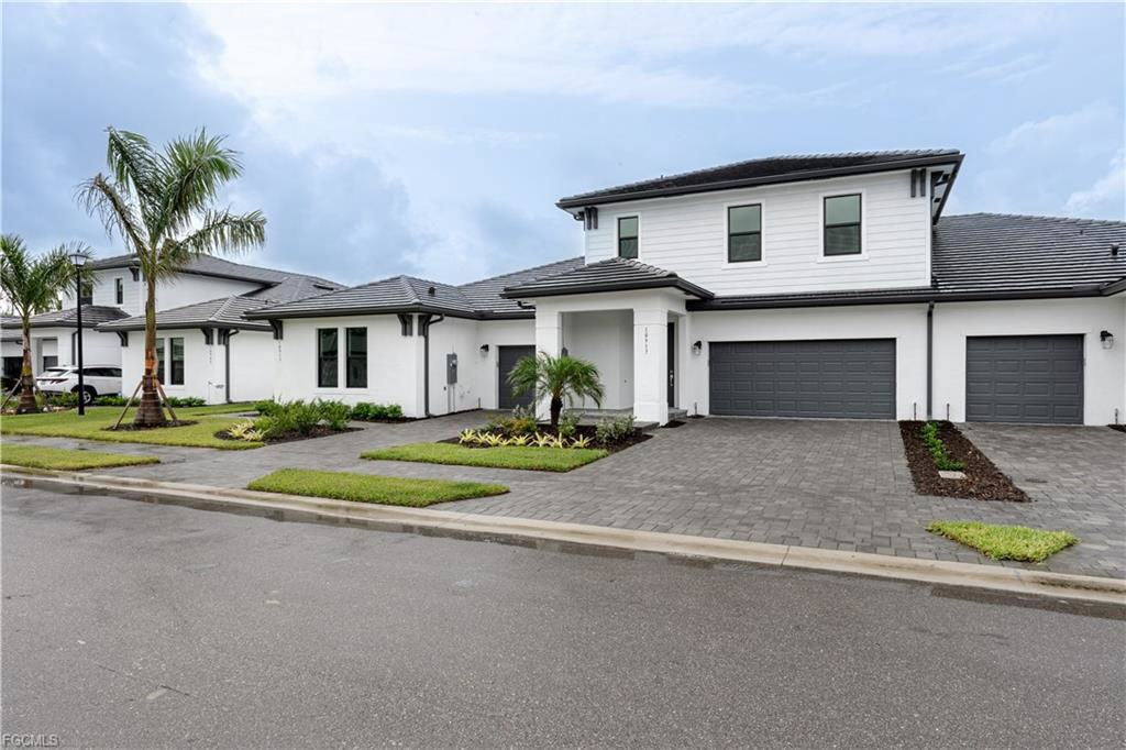 10917 Preachers Cove Ln - Photo 2 of 8