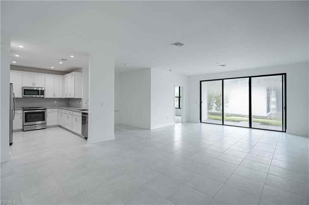 10905 Preachers Cove Lane - Photo 3 of 8