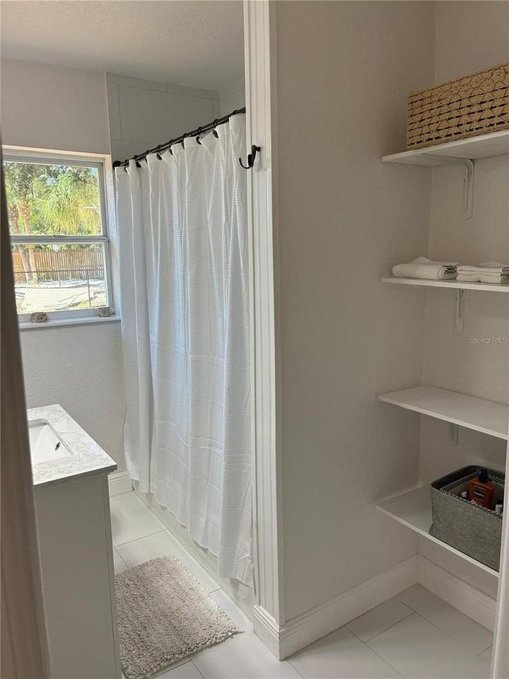 6 North Orion Avenue - Photo 6 of 16