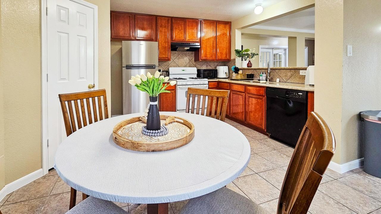 Skyview Trace Ct - Photo 4 of 12