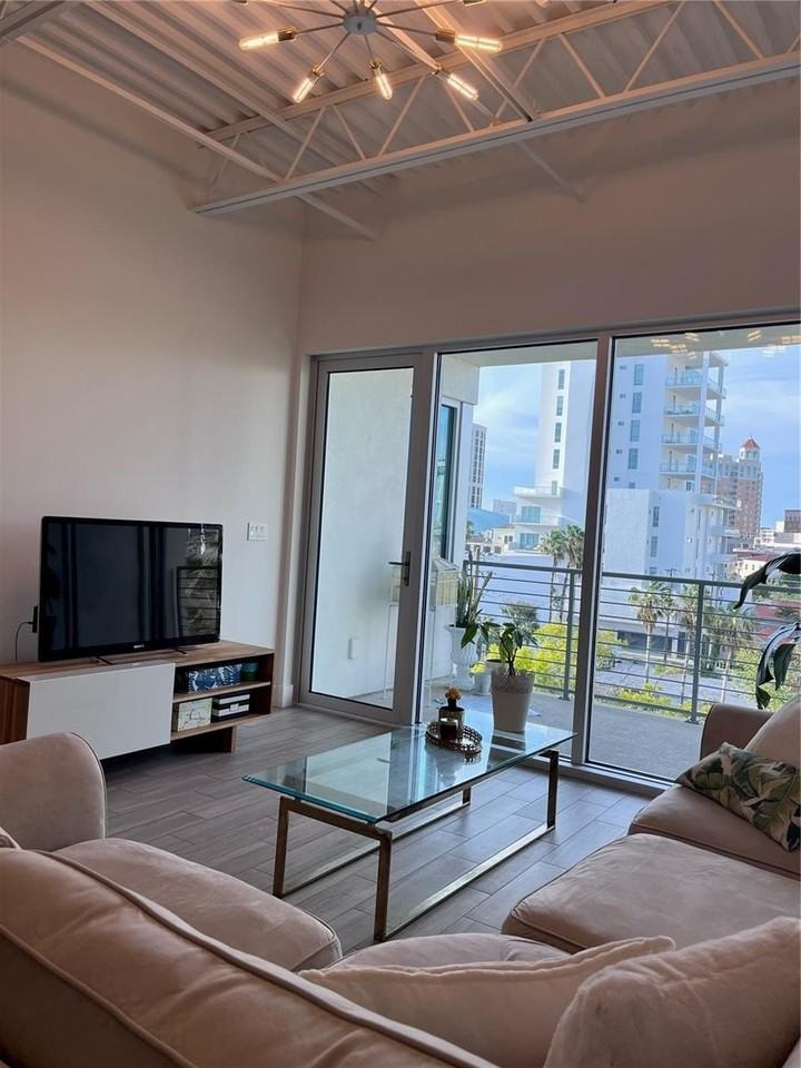 332 Cocoanut Ave #507 - Photo 6 of 34