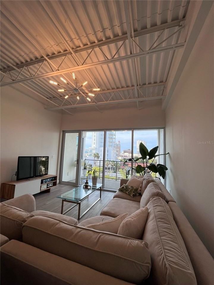 332 Cocoanut Ave #507 - Photo 7 of 34