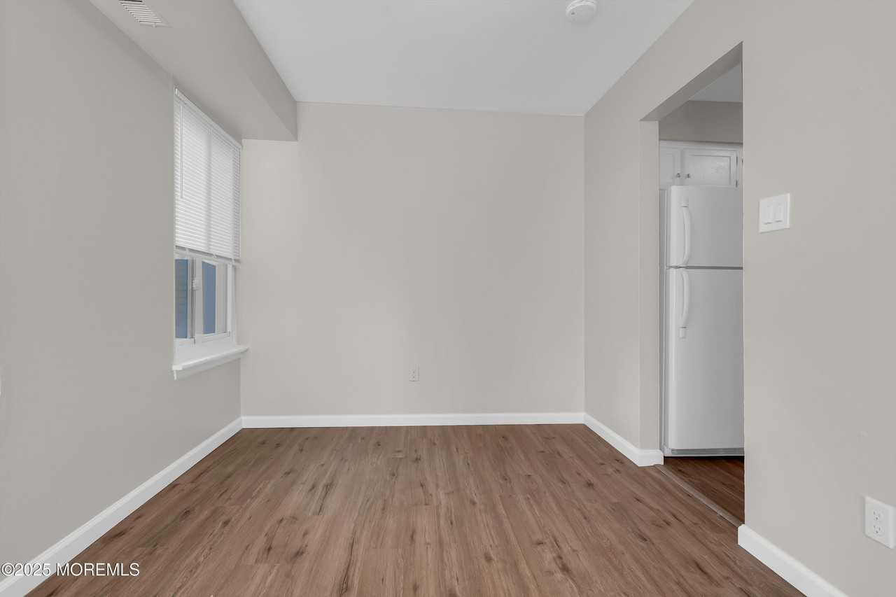 27 Newport Court #239 - Photo 6 of 25