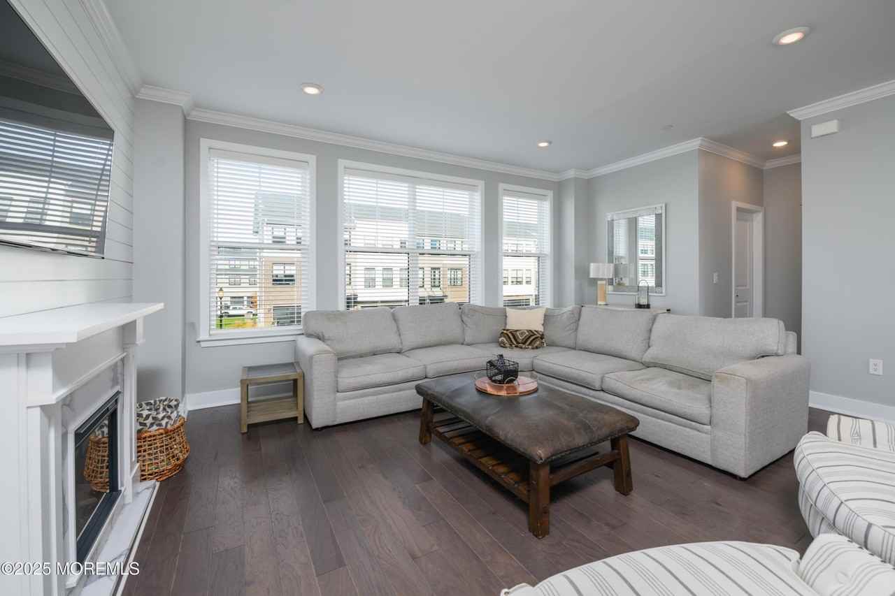 26 Kelly Way - Photo 2 of 33