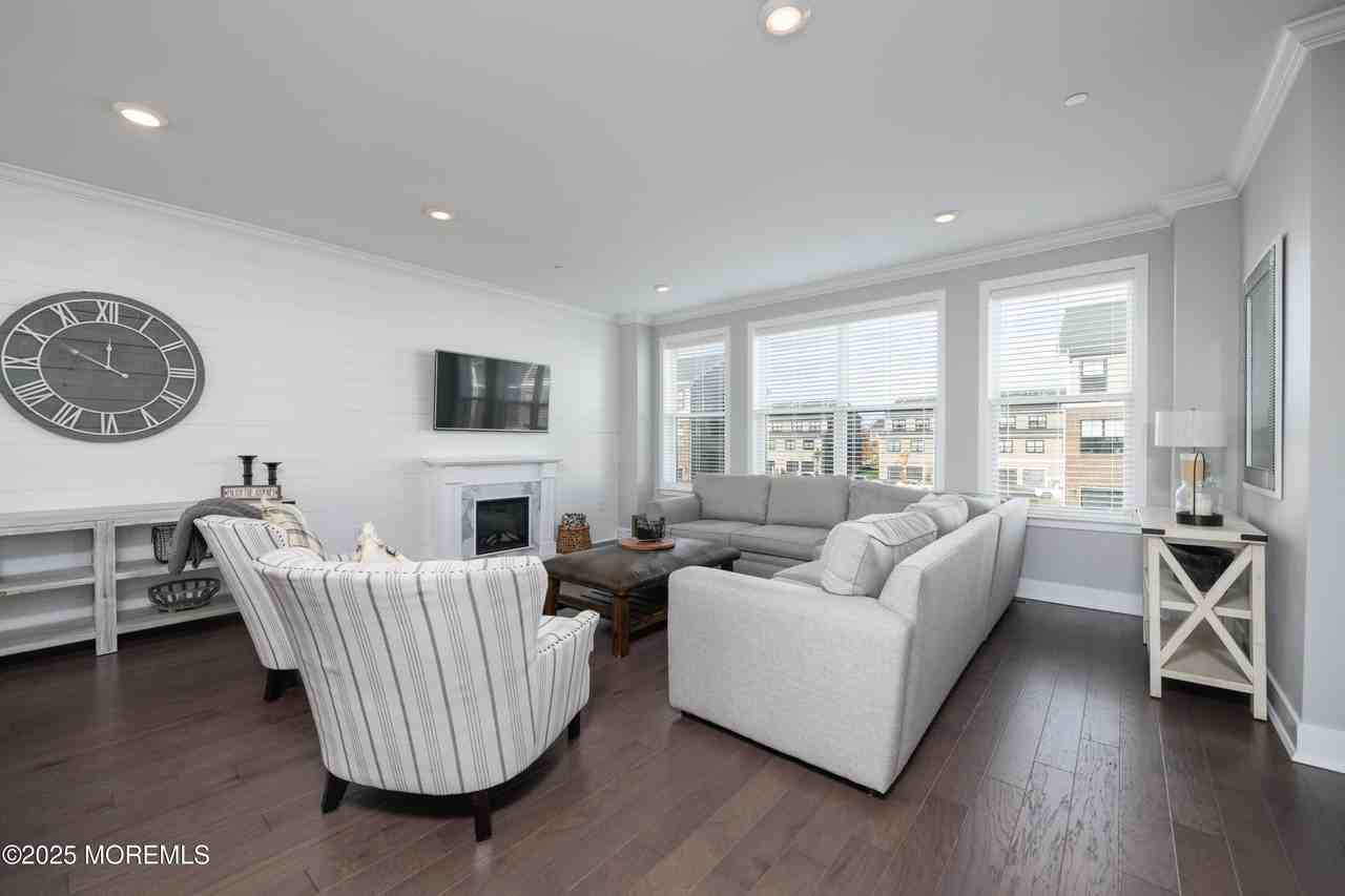 26 Kelly Way - Photo 4 of 33